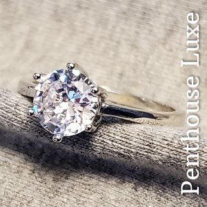 💎 White Gold Plated Solitaire Ring